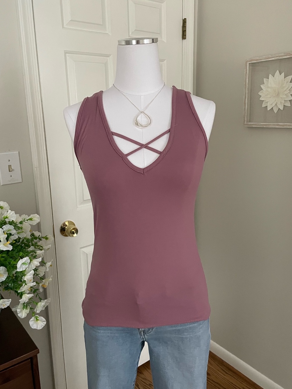 Hot Kiss Women’s Cut Out V-Neck Fitted Mauve Tank Top
